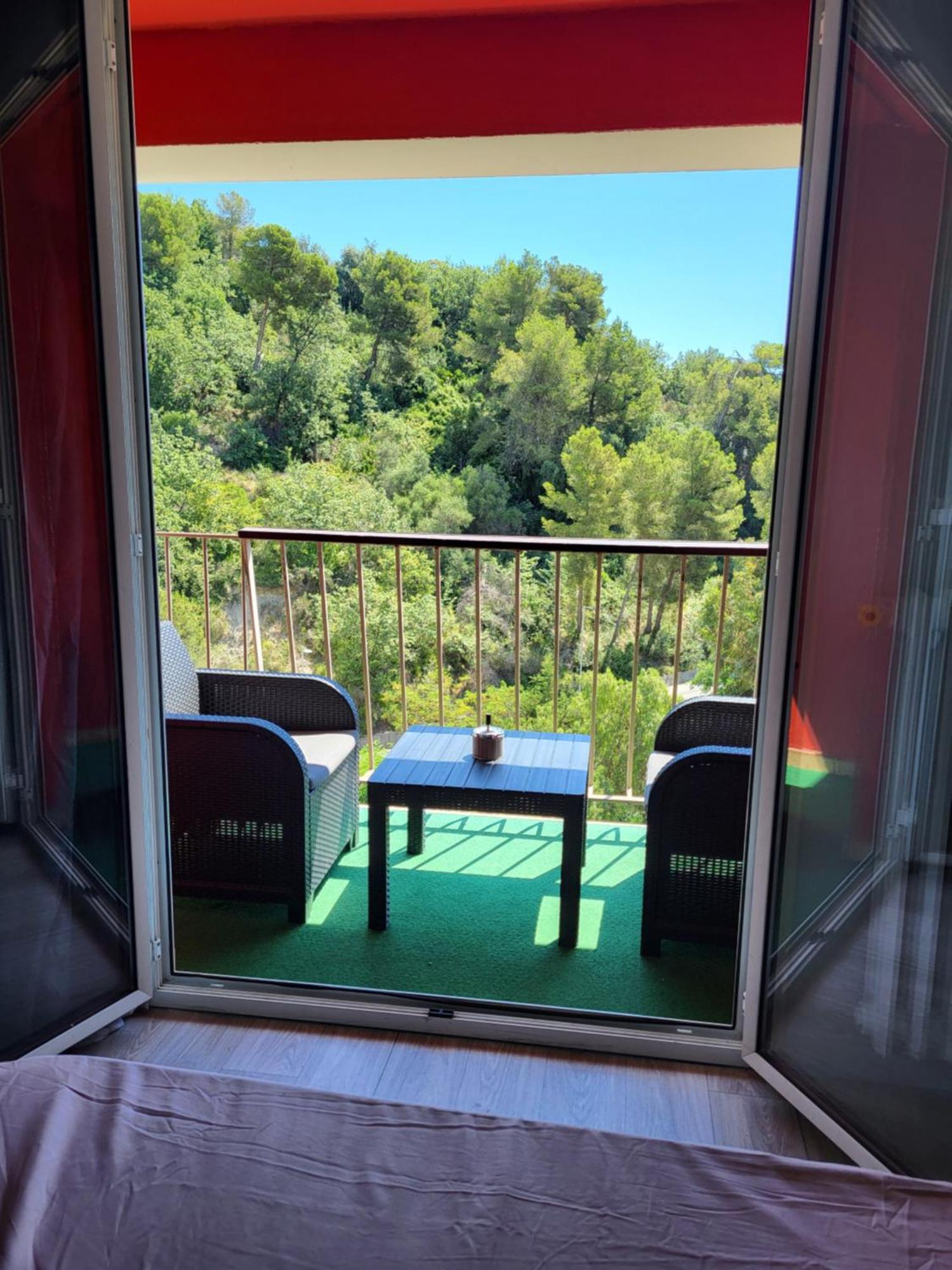 Private Room-2 In Hannana Apartment- 2 Min Walk To Tram 12 Min To Nice Train Station 15 Min To Massena Place Екстер'єр фото